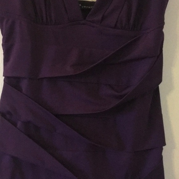 Vintage forever, 21 deep V neck tank going out top - Picture 2 of 3